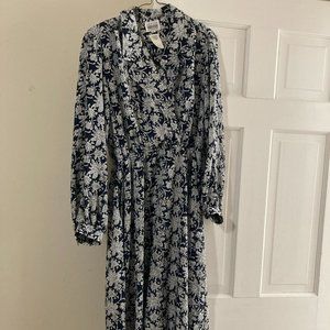 Black and white print dress - size 12 Petite